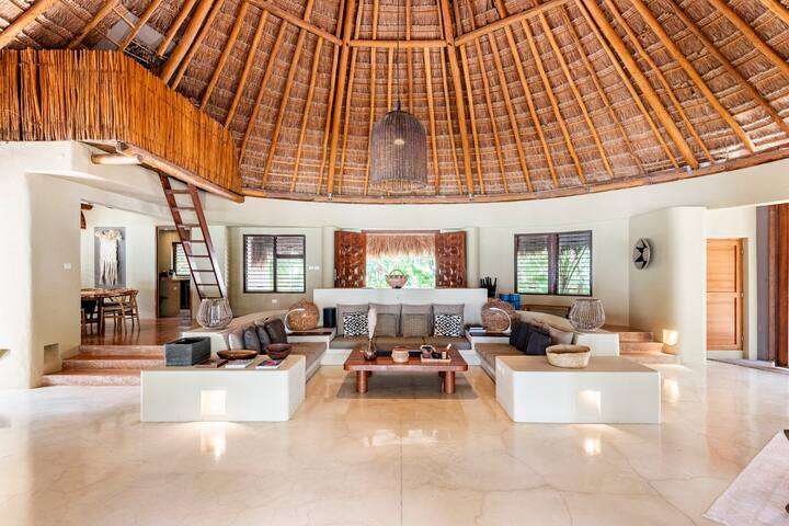 Casa Nalum Beachfront