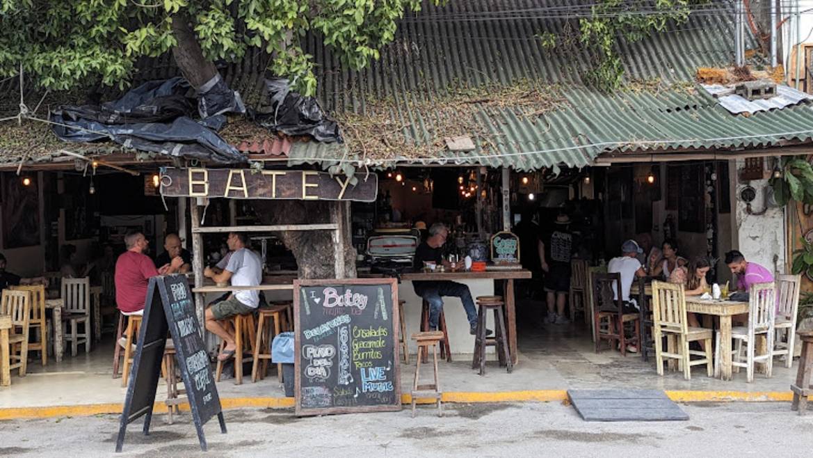 Batey Mojito Bar VW Beetle sugarcane press Tulum