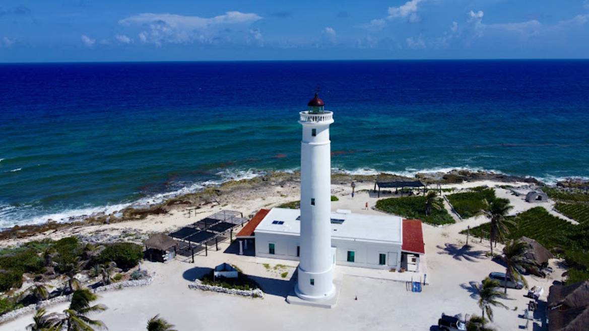 Punta Sur Eco Beach Park lighthouse