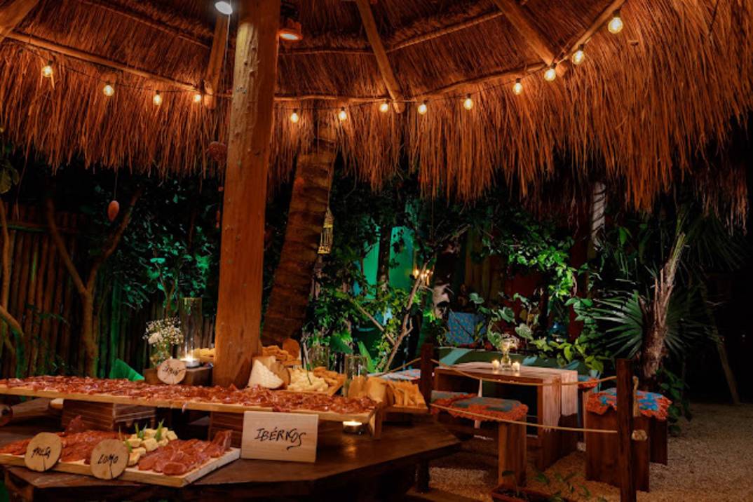 Casual palapa restaurant Puro Corazon in Tulum's hotel zone